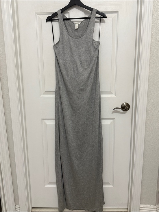 H&M Dresses & Skirts - H&M women’s Sleeveless Gray scoop neck maxi dress